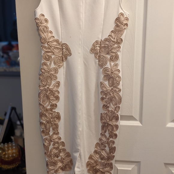White bodycon dress with gold embroidery - Picture 2 of 4